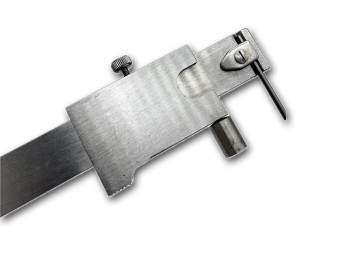 Anreißmessschieber 200mm Rückseite / Klemmung der Anreißnadel