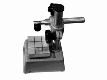 Messtisch mit Schmutznuten.