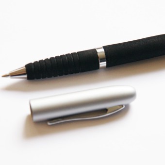 Minikugelschreiber aus Metall.