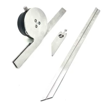 Rückseite von einem Winkelmesser mit 150mm und 300mm Schieber.