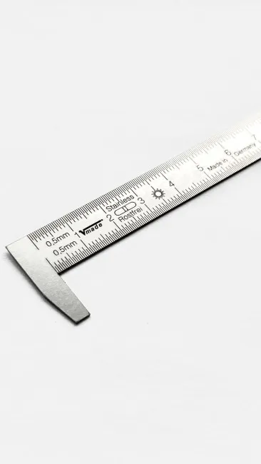 Maßstab mit Anschlagshaken rostfrei