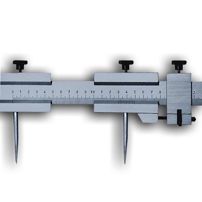 Stangenzirkel aus Stahl mit auswechselbaren Spitzen.